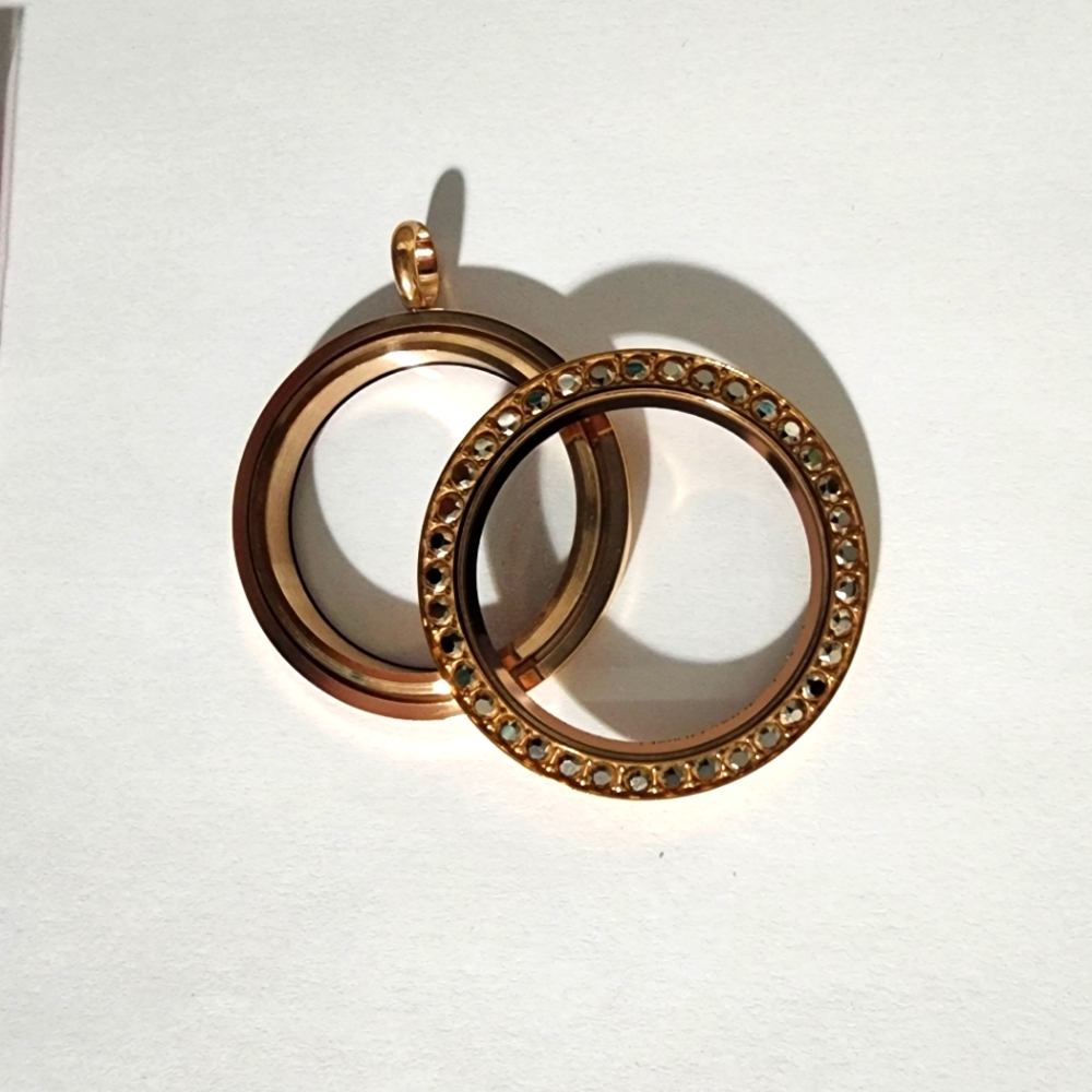 Origami Owl Rose Gold Twist Living Locket With Rose Gold Crystals
